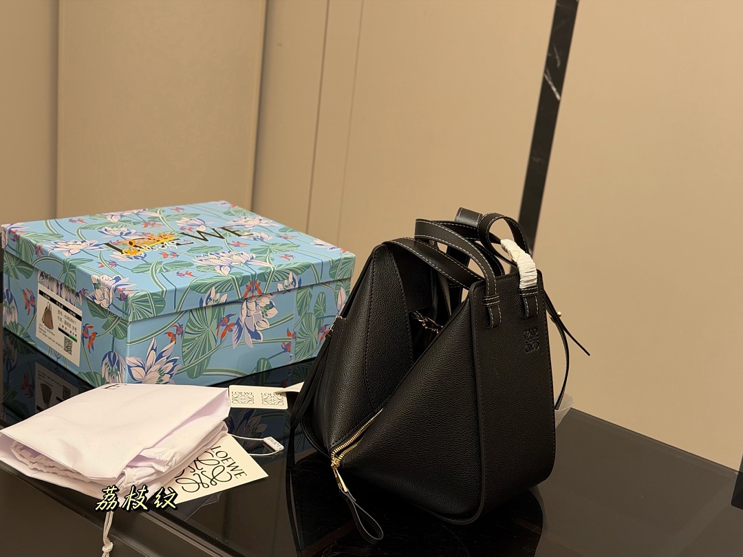 Loewe Hammock Shoulder Bag view