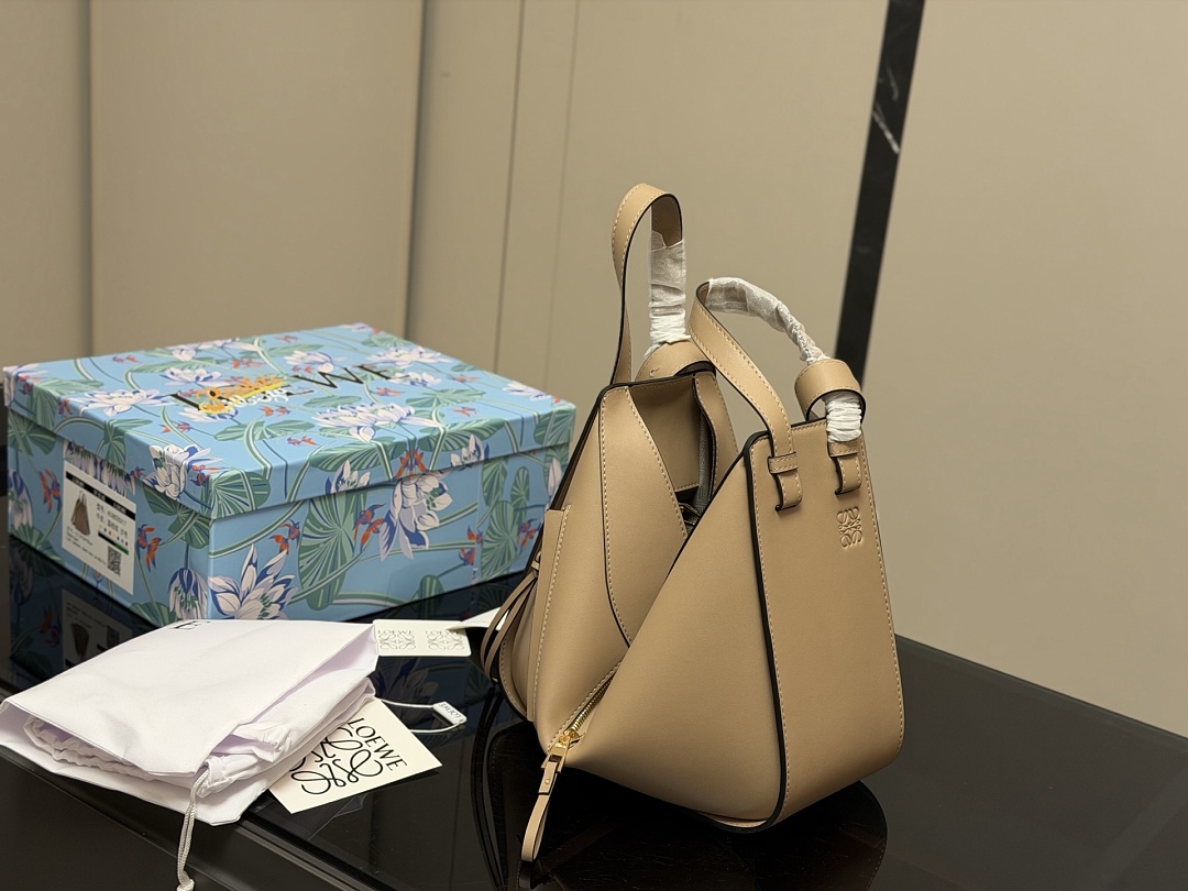 Loewe Hammock Shoulder Bag view