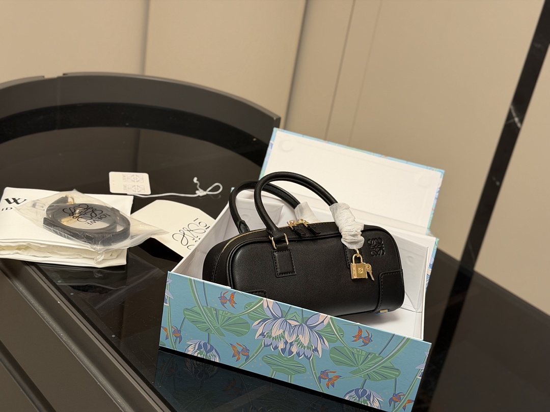 Loewe Anagrama Bag view