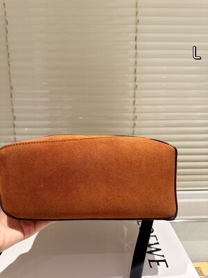 Loewe Hammock Bag view 4