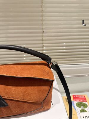 Loewe Hammock Bag view 6