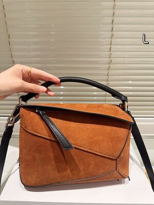 Loewe Hammock Bag view 7