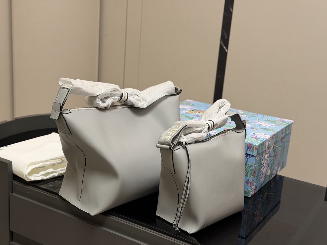 Loewe Hammock Shoulder Bag view