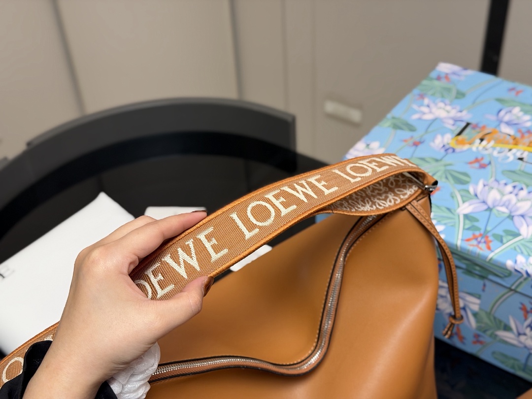 Loewe Hammock Shoulder Bag view