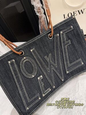 Loewe Hammock Shoulder Bag view 4