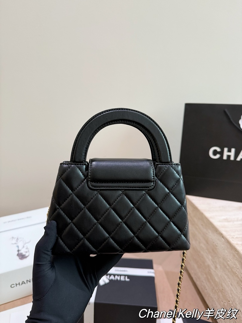 Chanel Kelly Bag view