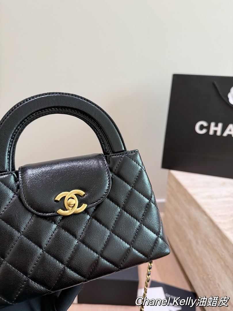 Chanel Kelly Bag view
