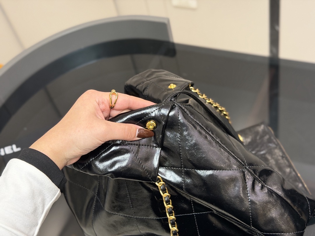 Chanel Grand Shopping Tote view