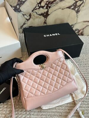 Chanel Caviar Shoulder Bag view 14
