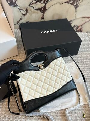 Chanel Caviar Shoulder Bag view 16