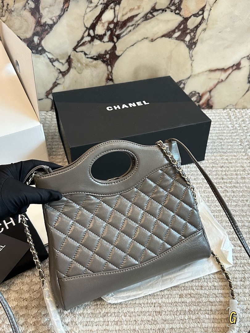 Chanel Caviar Shoulder Bag