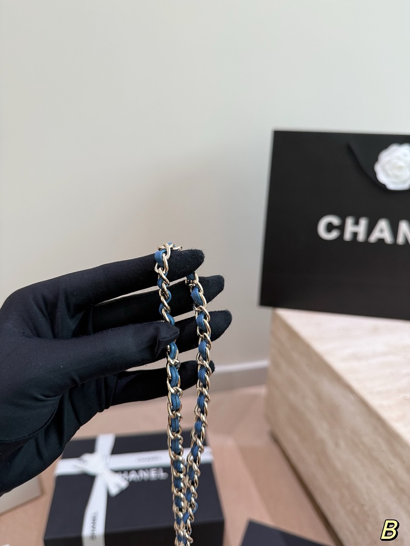 Chanel Handle Bag view