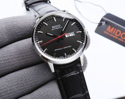 Mido Commander Watch view 5