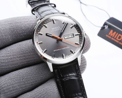 Mido Commander Watch view 5