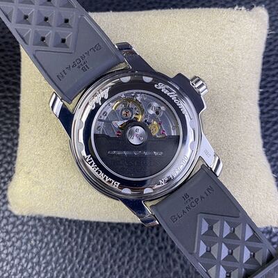 Blancpain Fifty Fathoms Watch view 3