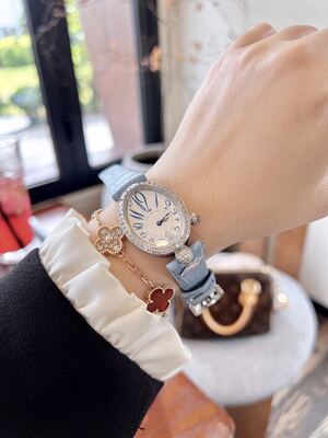 Breguet Reine De Naples Watch view 4