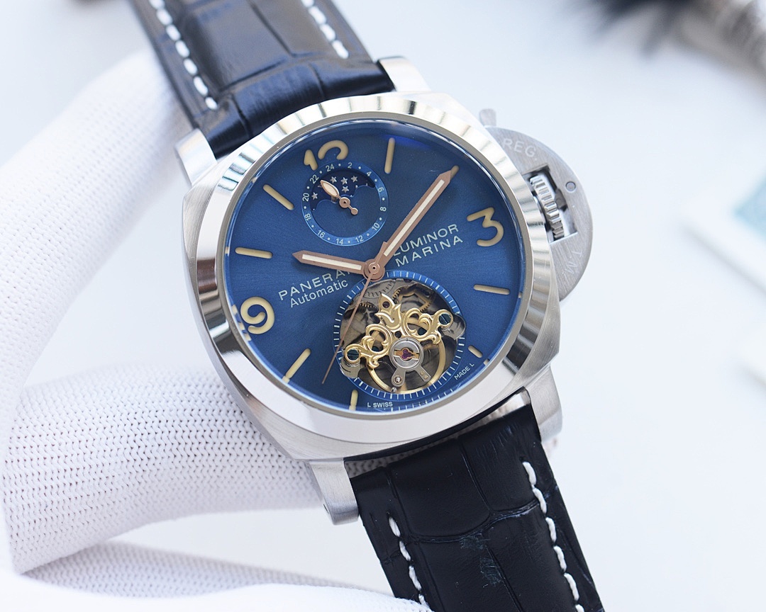 Panerai Luminor Marina Watch view