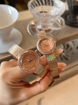 Dior La Mini D de Dior Watch view 3