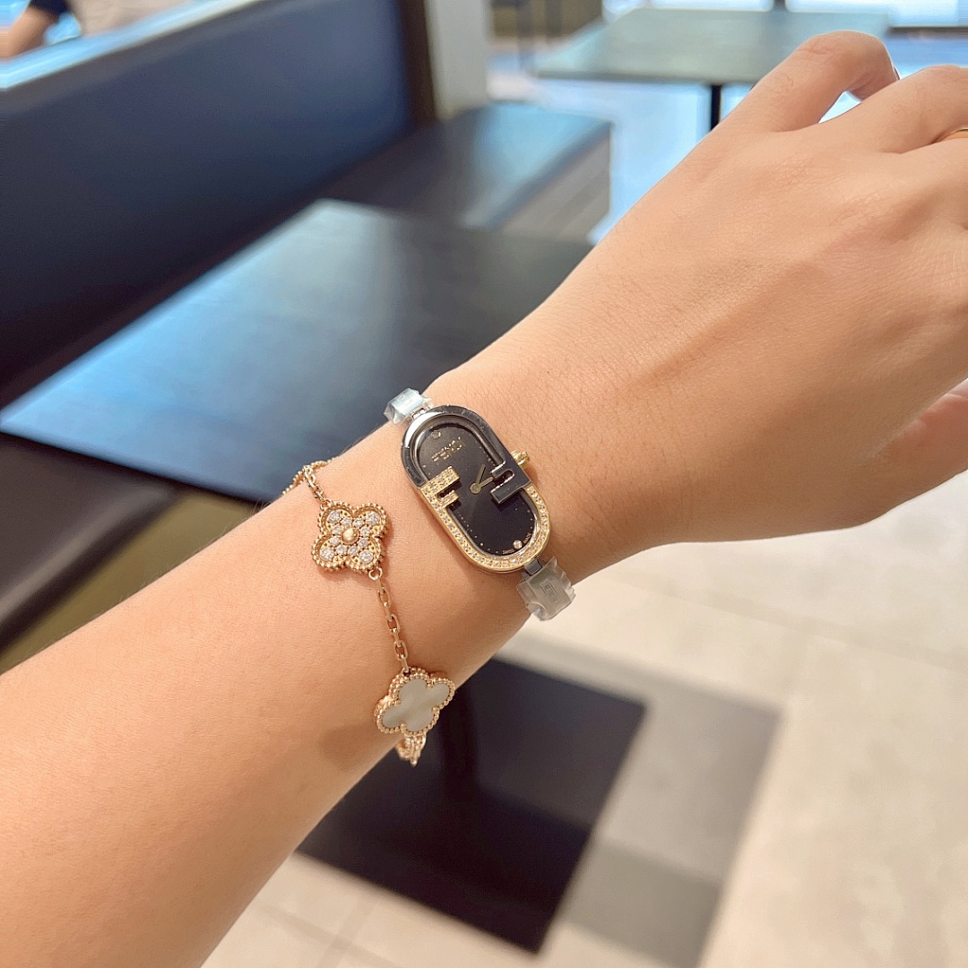 Fendi Orsetta Watch view