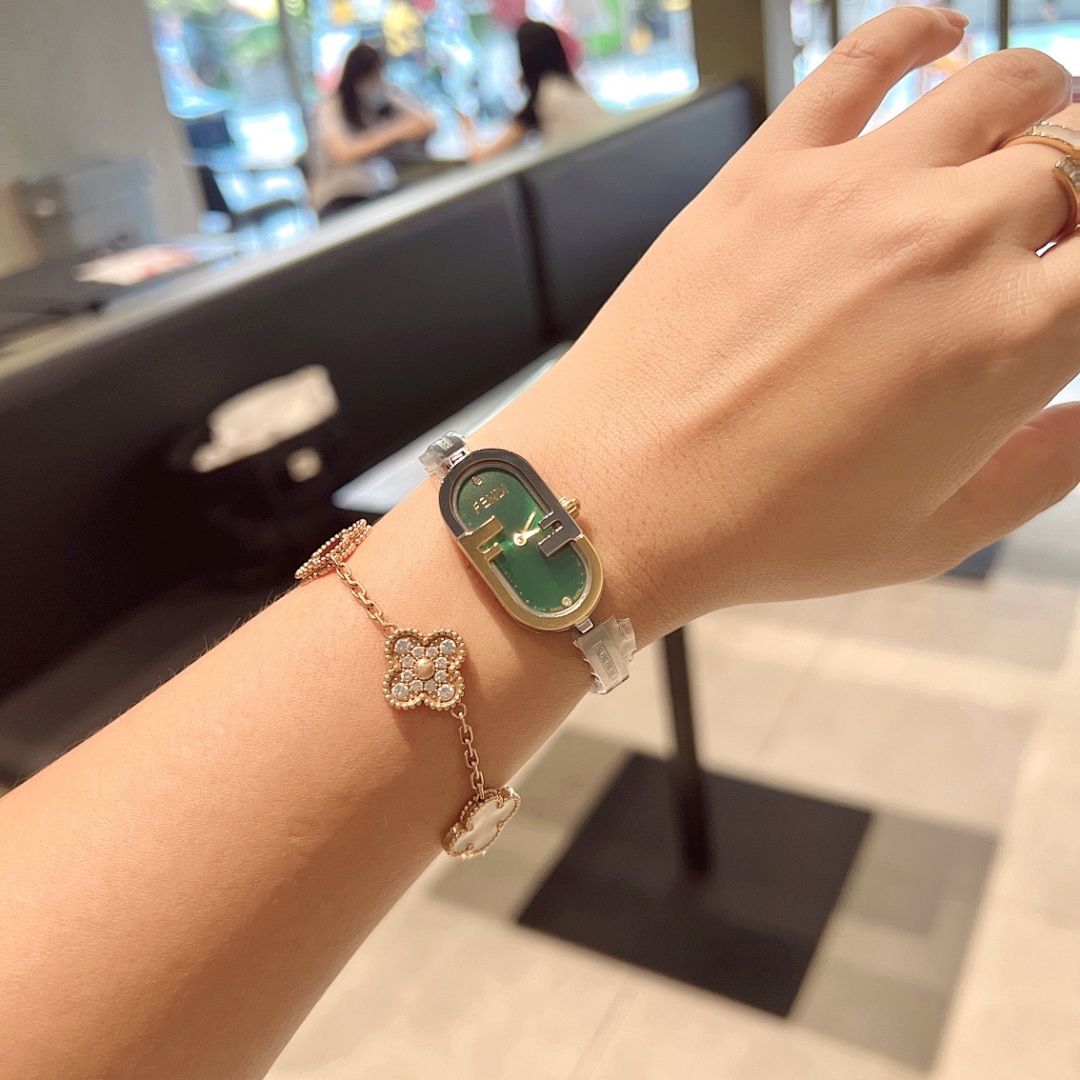Fendi Orsetta Watch view