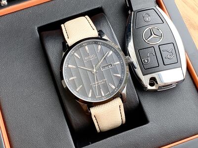 Mido Commander Chronograph Watch view 7
