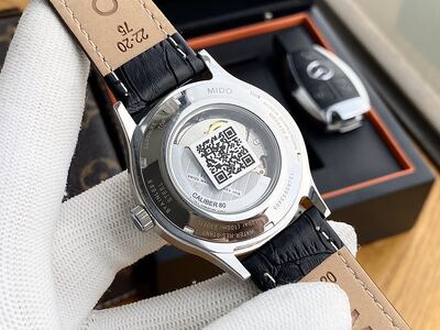 Mido Commander Watch view 3