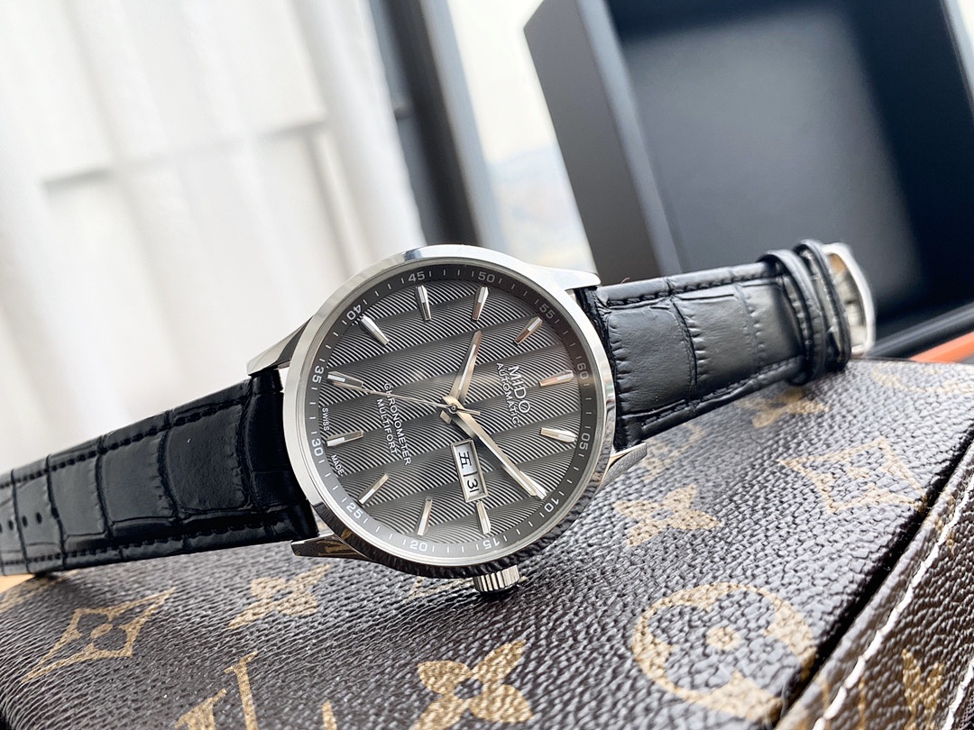 Mido Commander Watch view