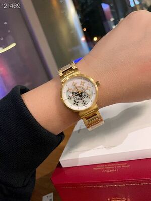 Louis Vuitton Tambour Watch view 3