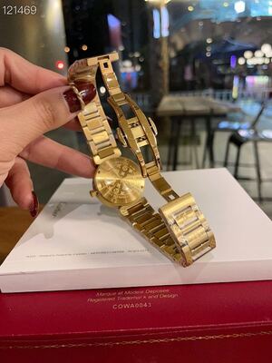 Louis Vuitton Tambour Watch view 4