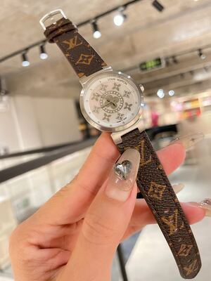 Louis Vuitton Tambour Watch view 9