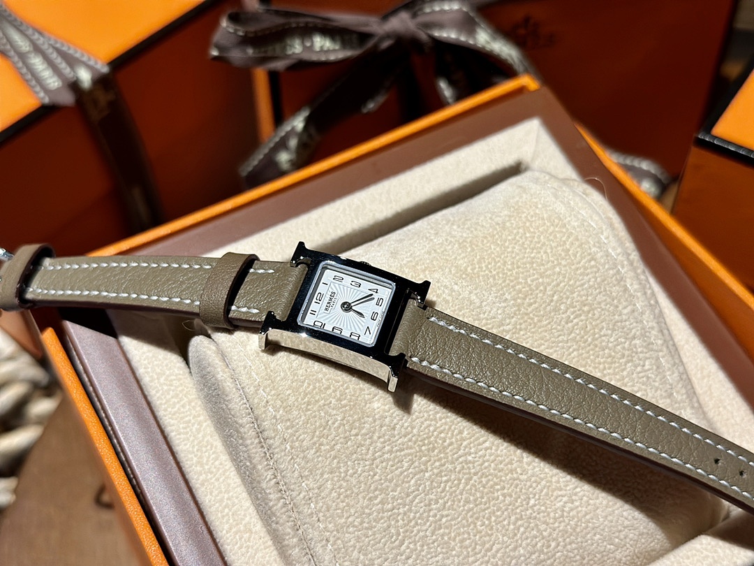 Hermes Cape Cod Watch view