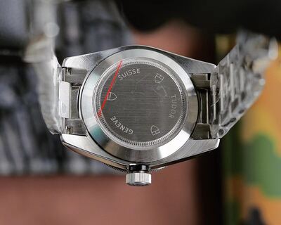 Tudor Black Bay Watch view 5