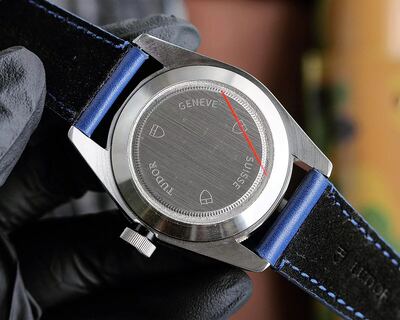 Tudor Black Bay Watch view 4