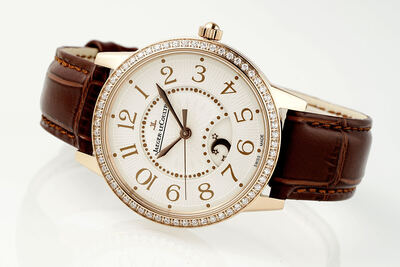 Jaeger-LeCoultre Rendez-Vous Moon Watch view 3
