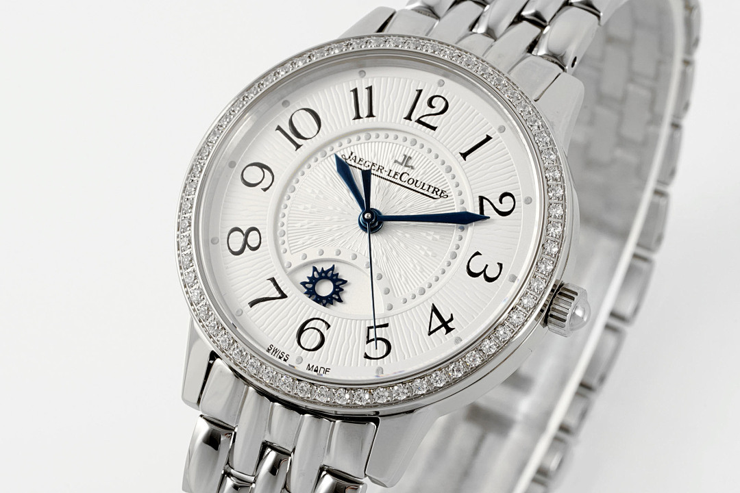 Jaeger-LeCoultre Rendez-Vous Moon Watch view