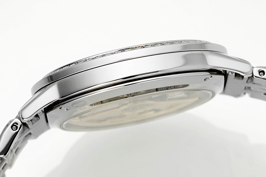 Jaeger-LeCoultre Rendez-Vous Moon Watch view