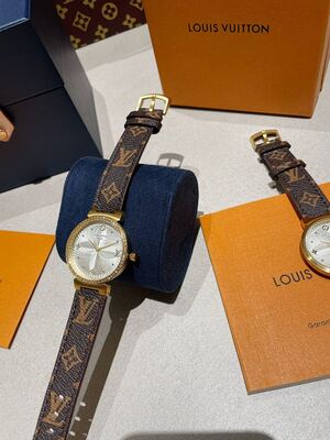 Louis Vuitton Tambour Watch view 4