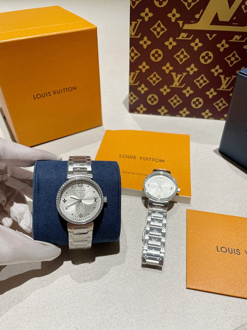Louis Vuitton Tambour Watch view