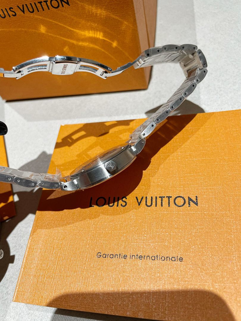 Louis Vuitton Tambour Watch view