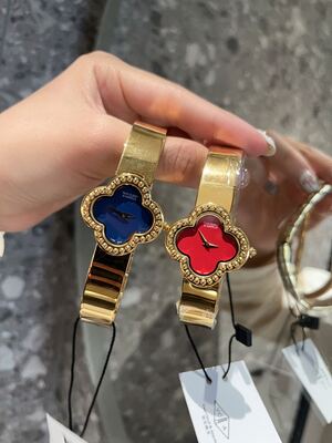 Van Cleef & Arpels Alhambra Watch view 1