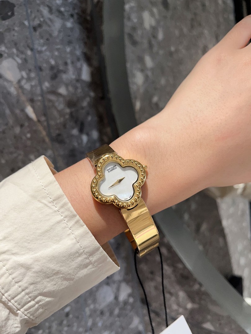 Van Cleef & Arpels Alhambra Watch view