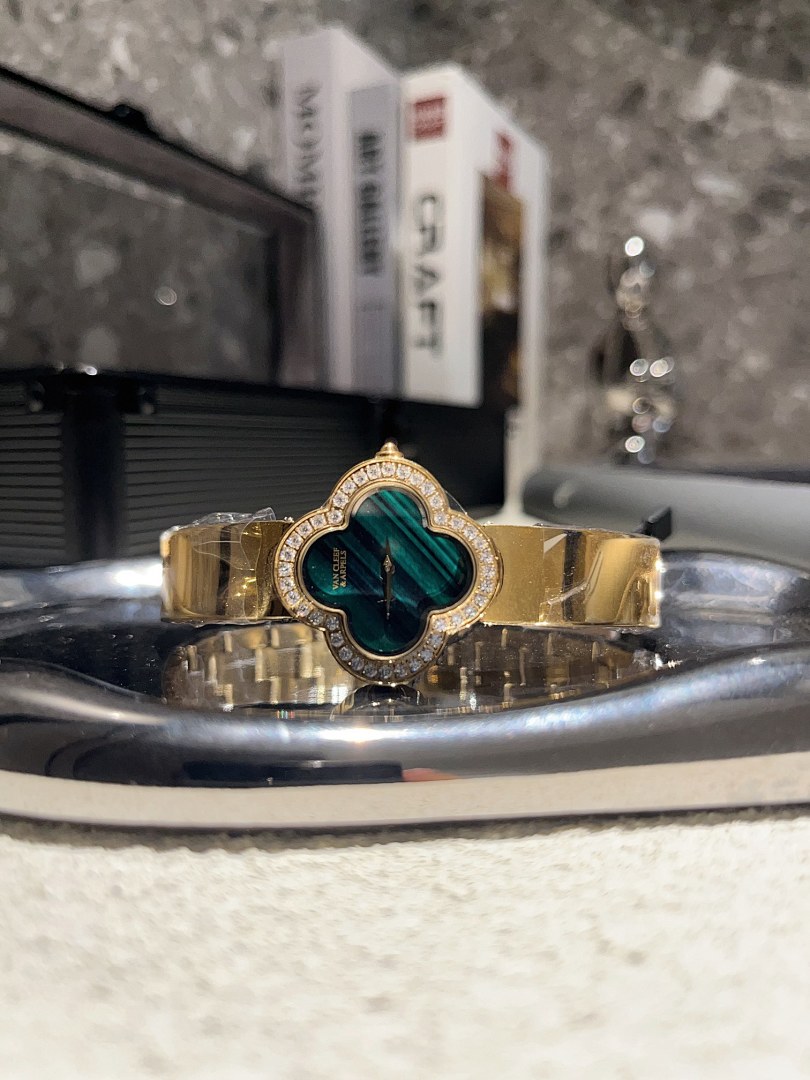 Van Cleef & Arpels Alhambra Watch view