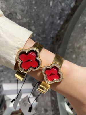 Van Cleef & Arpels Alhambra Watch view 6