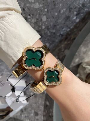 Van Cleef & Arpels Alhambra Watch view 7
