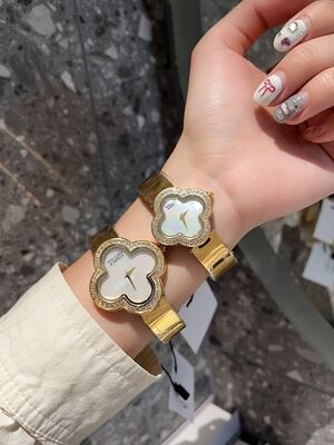 Van Cleef & Arpels Alhambra Watch view 9