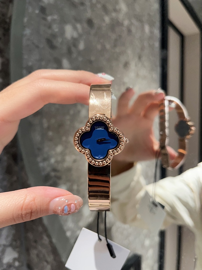 Van Cleef & Arpels Alhambra Watch view