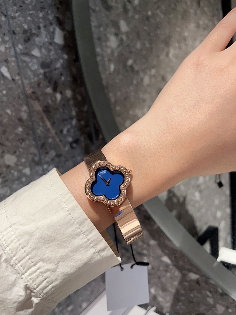 Van Cleef & Arpels Alhambra Watch view