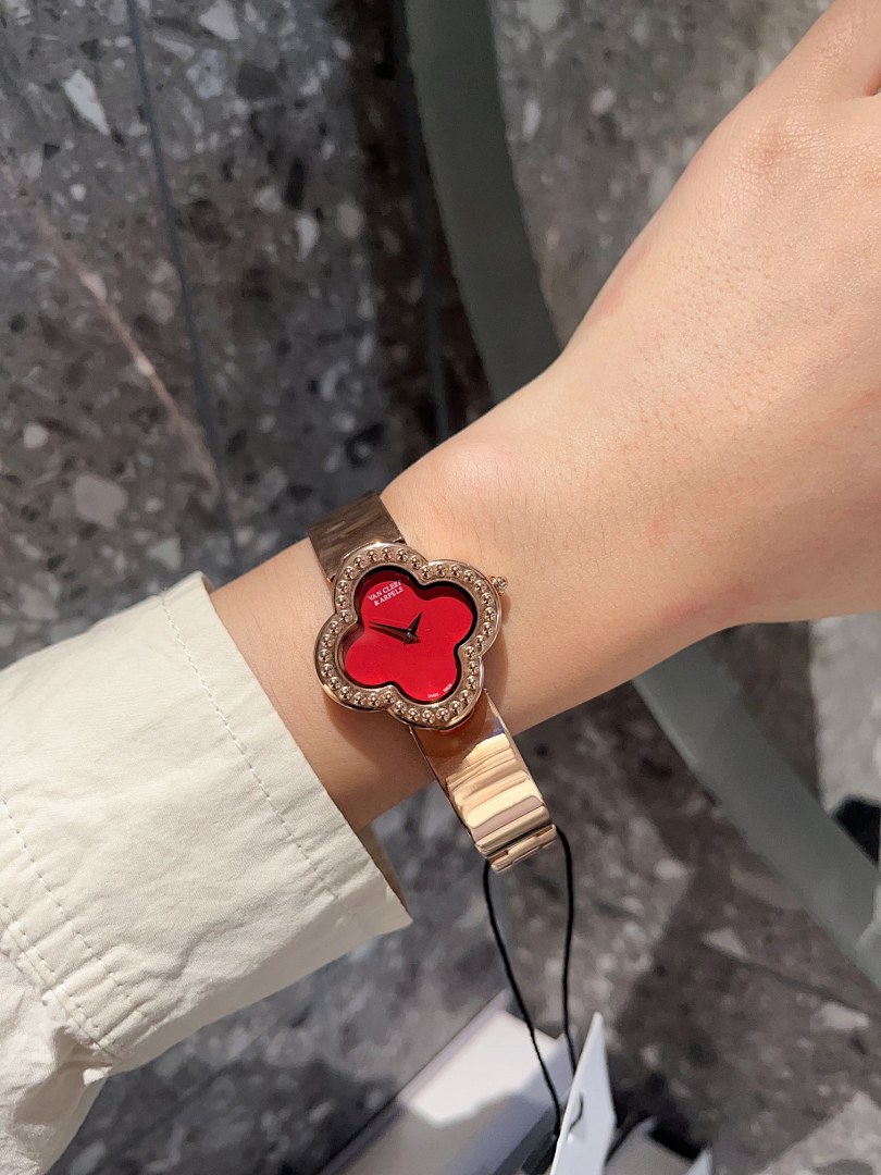 Van Cleef & Arpels Alhambra Watch view
