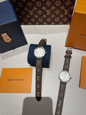 Louis Vuitton Watch view 4