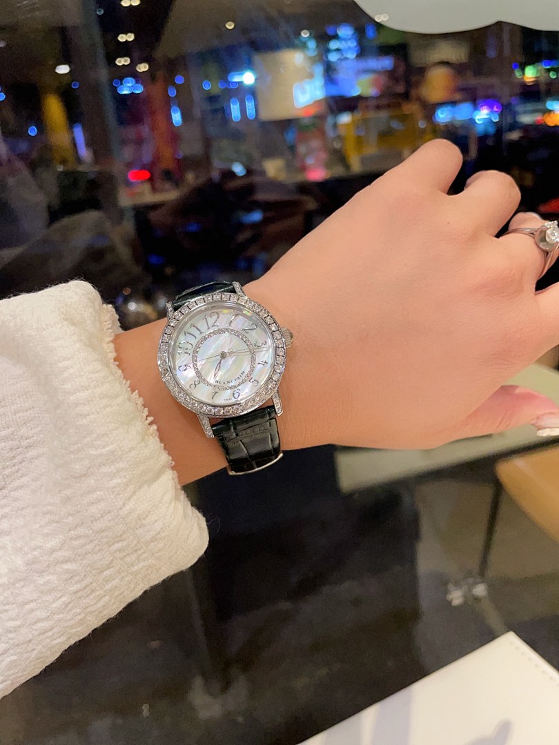 Blancpain Fifty Fathoms Watch view